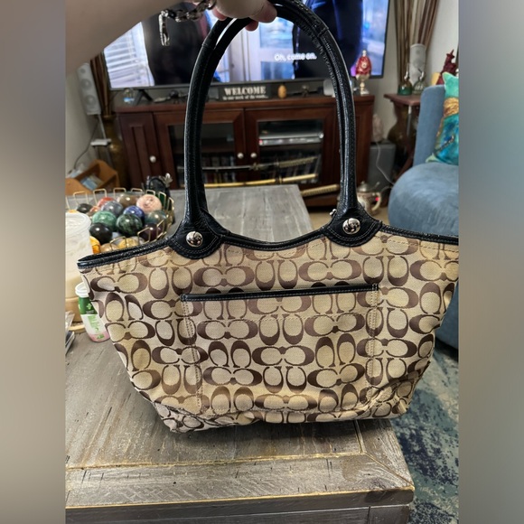 Coach signature large brown Zippered Tote/Handbag Canvas And Leather - Picture 2 of 12